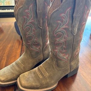 Ariat Brown Suede Western Boots with Cream Label
